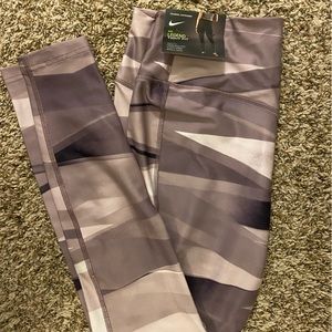 Nike Dri-Fit Legend Tight Fit - lavender/pink geometric leggings